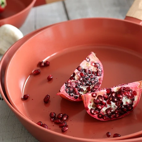 Poêle Ector Induction Aluminium Revêtu Manche En Bois 28 Cm Rouge – Image 3